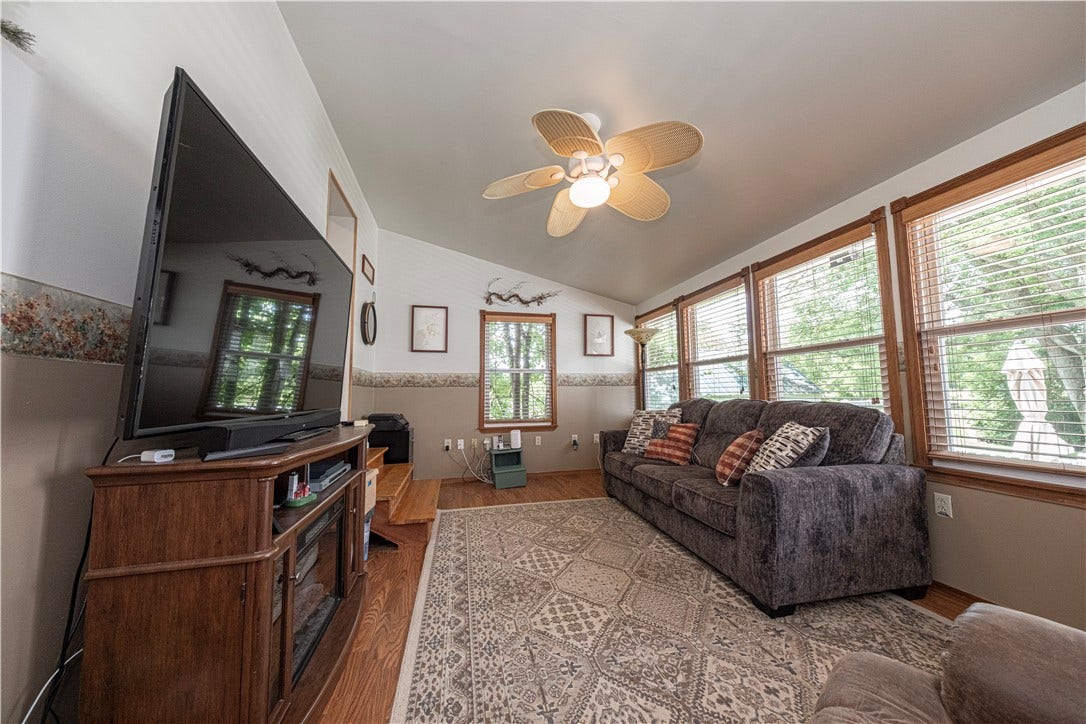 2555 Park Ave, Washington, PA 15301