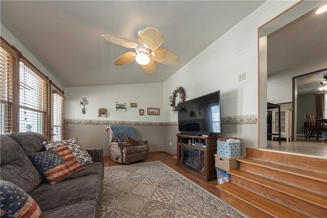 2555 Park Ave, Washington, PA 15301