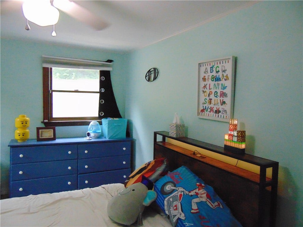 191 Buttermilk Hollow Rd, North Huntingdon, PA 15642