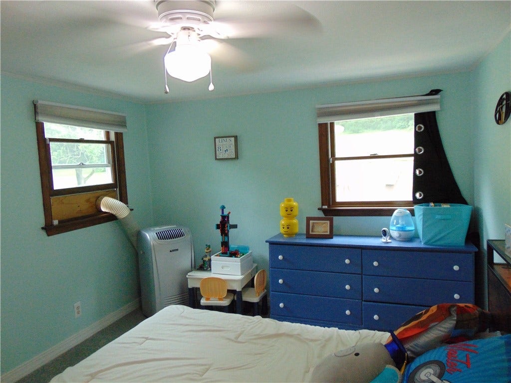 191 Buttermilk Hollow Rd, North Huntingdon, PA 15642