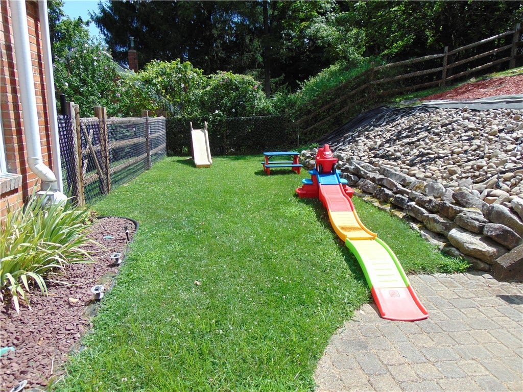 191 Buttermilk Hollow Rd, North Huntingdon, PA 15642