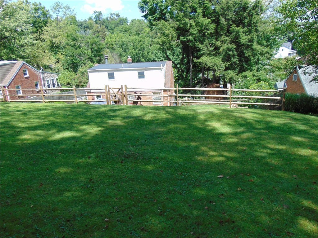 191 Buttermilk Hollow Rd, North Huntingdon, PA 15642