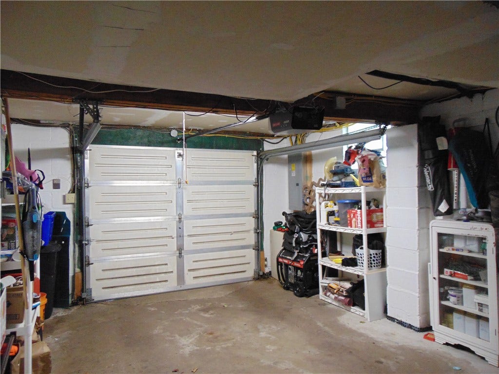 191 Buttermilk Hollow Rd, North Huntingdon, PA 15642