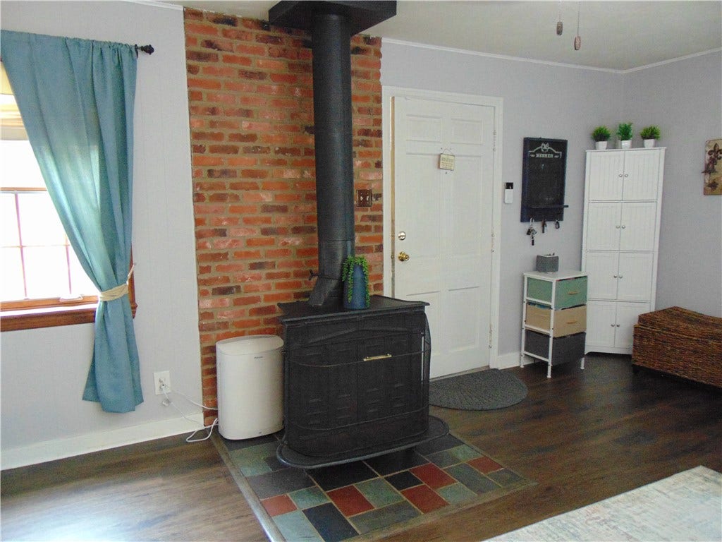 191 Buttermilk Hollow Rd, North Huntingdon, PA 15642