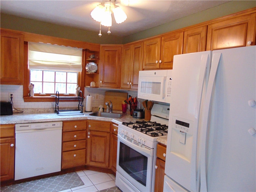 191 Buttermilk Hollow Rd, North Huntingdon, PA 15642
