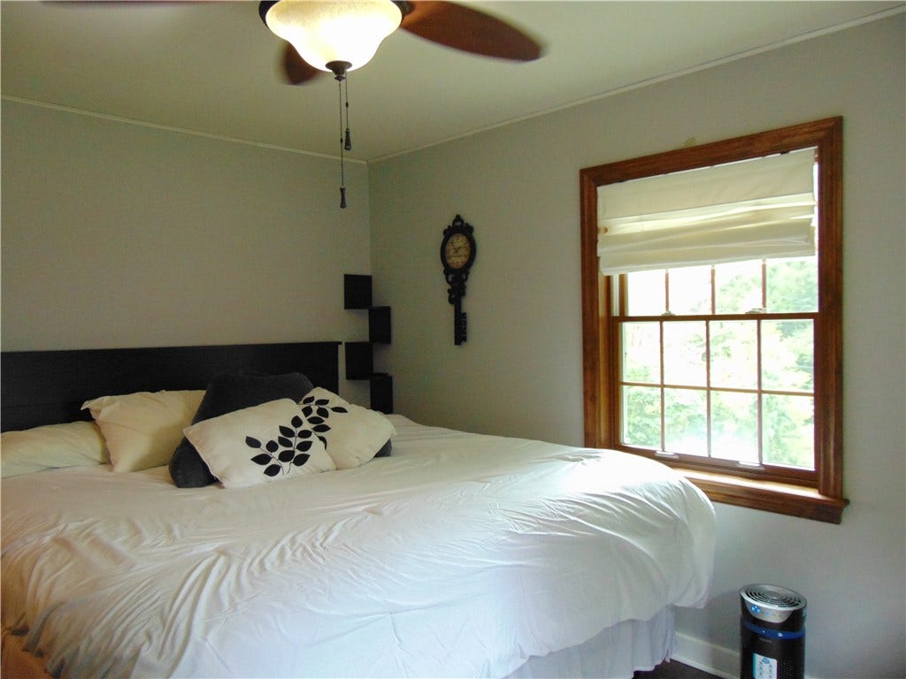 191 Buttermilk Hollow Rd, North Huntingdon, PA 15642