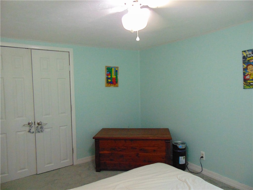191 Buttermilk Hollow Rd, North Huntingdon, PA 15642