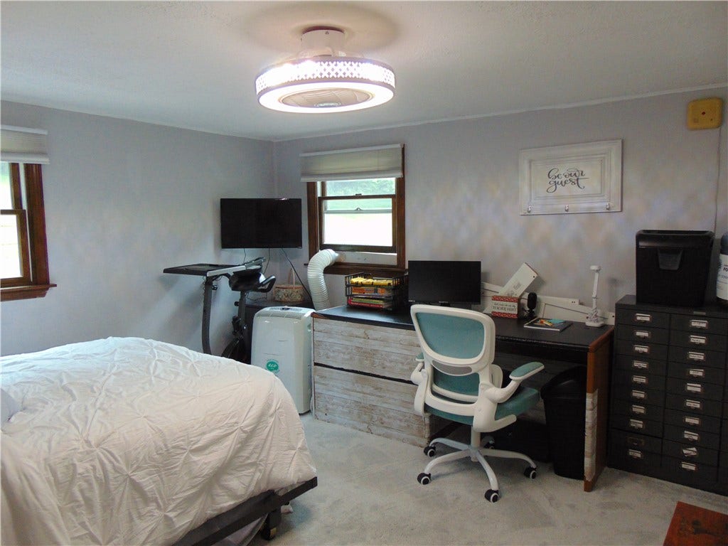 191 Buttermilk Hollow Rd, North Huntingdon, PA 15642