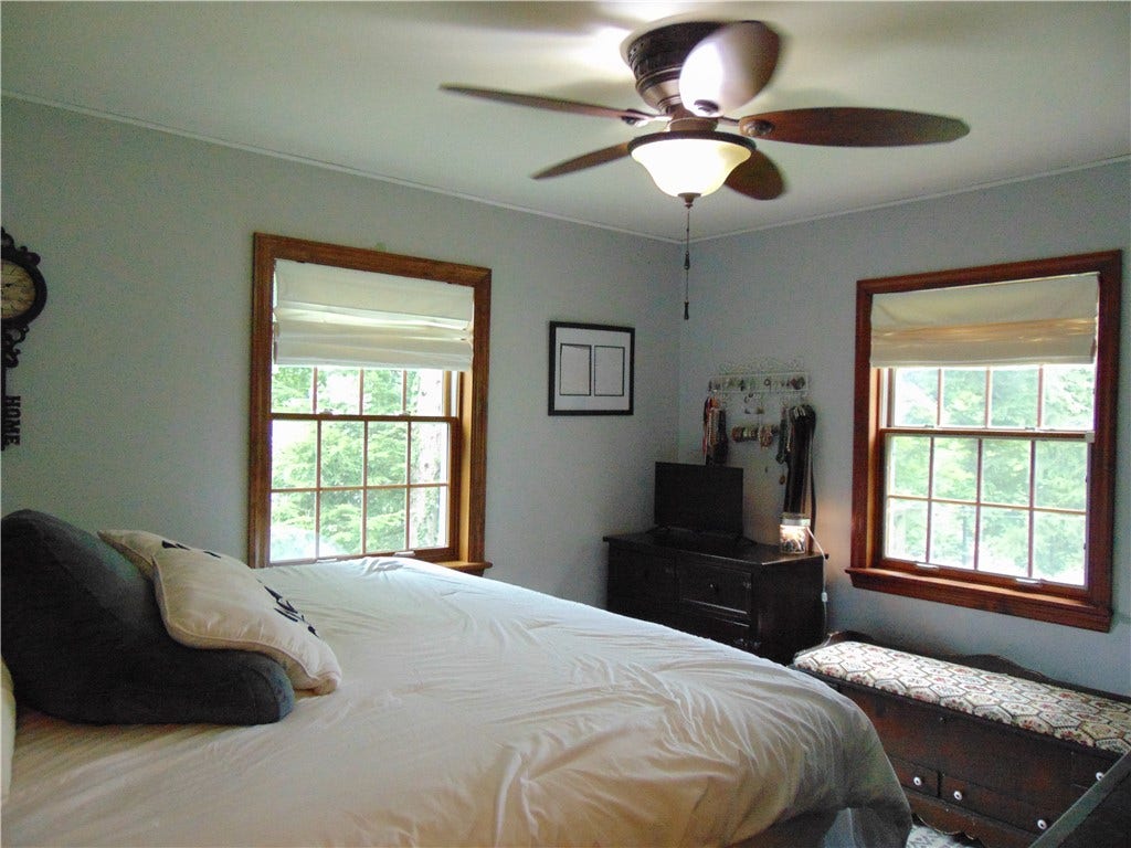 191 Buttermilk Hollow Rd, North Huntingdon, PA 15642