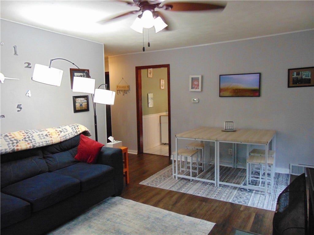 191 Buttermilk Hollow Rd, North Huntingdon, PA 15642