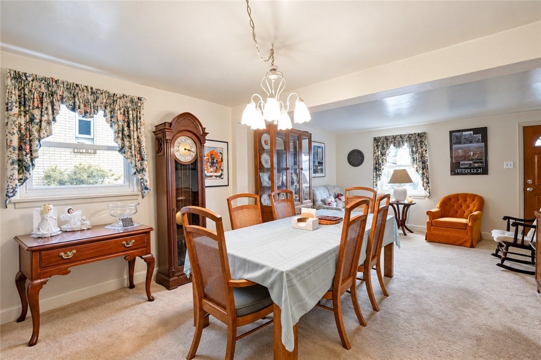 1422 Simona Dr, Pittsburgh, PA 15201 Dining/Living rooms