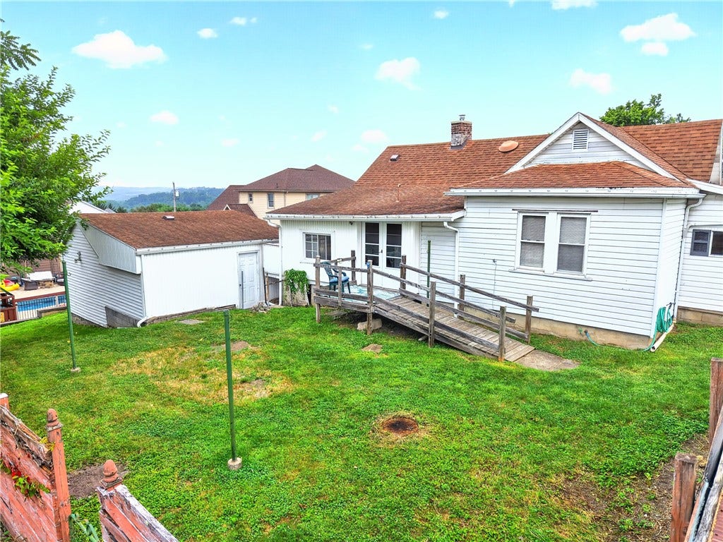 338 E Crawford Ave, Connellsville, PA 15425