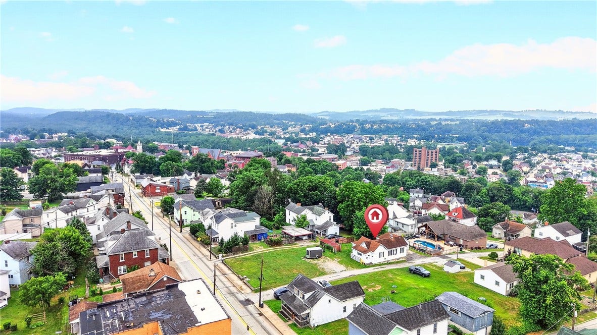 338 E Crawford Ave, Connellsville, PA 15425