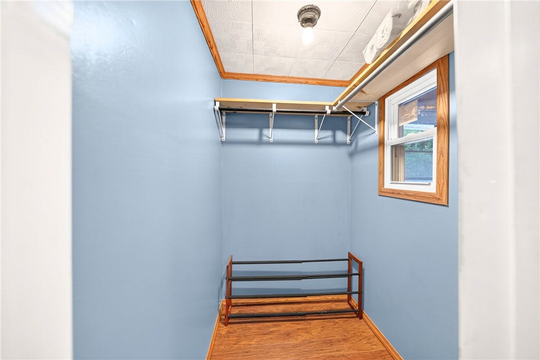 338 E Crawford Ave, Connellsville, PA 15425