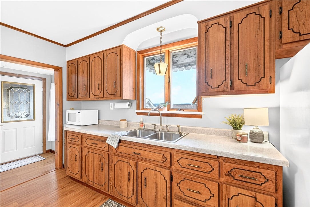 338 E Crawford Ave, Connellsville, PA 15425
