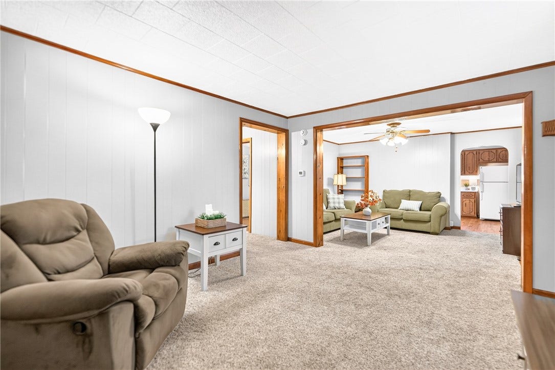 338 E Crawford Ave, Connellsville, PA 15425