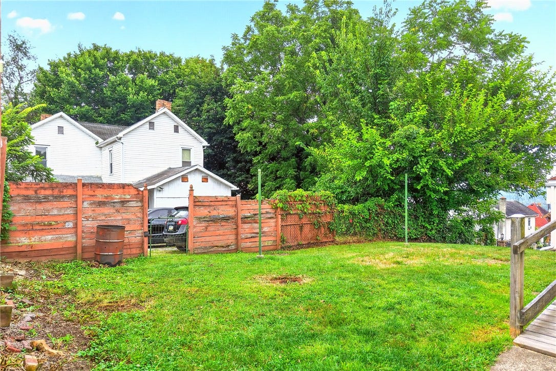 338 E Crawford Ave, Connellsville, PA 15425