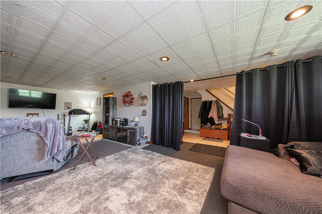 400 Walker Lane, Washington, PA 15301