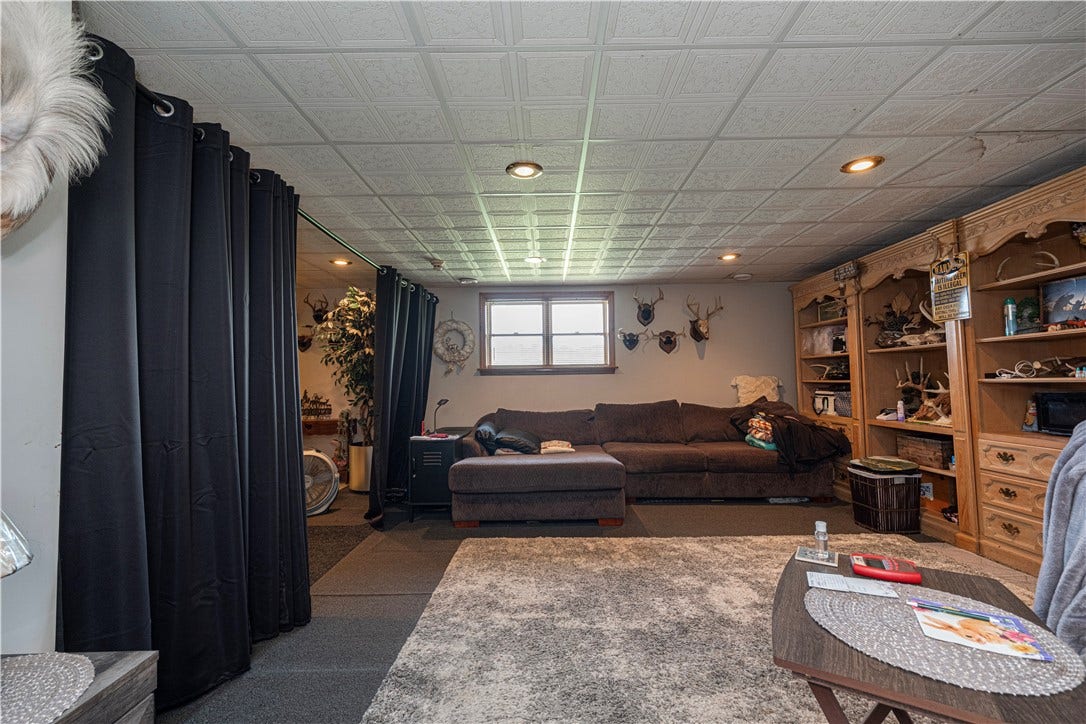 400 Walker Lane, Washington, PA 15301