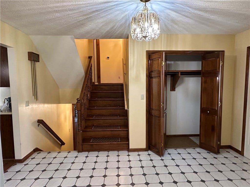 143 Heritage Hills Road, Uniontown, PA 15401