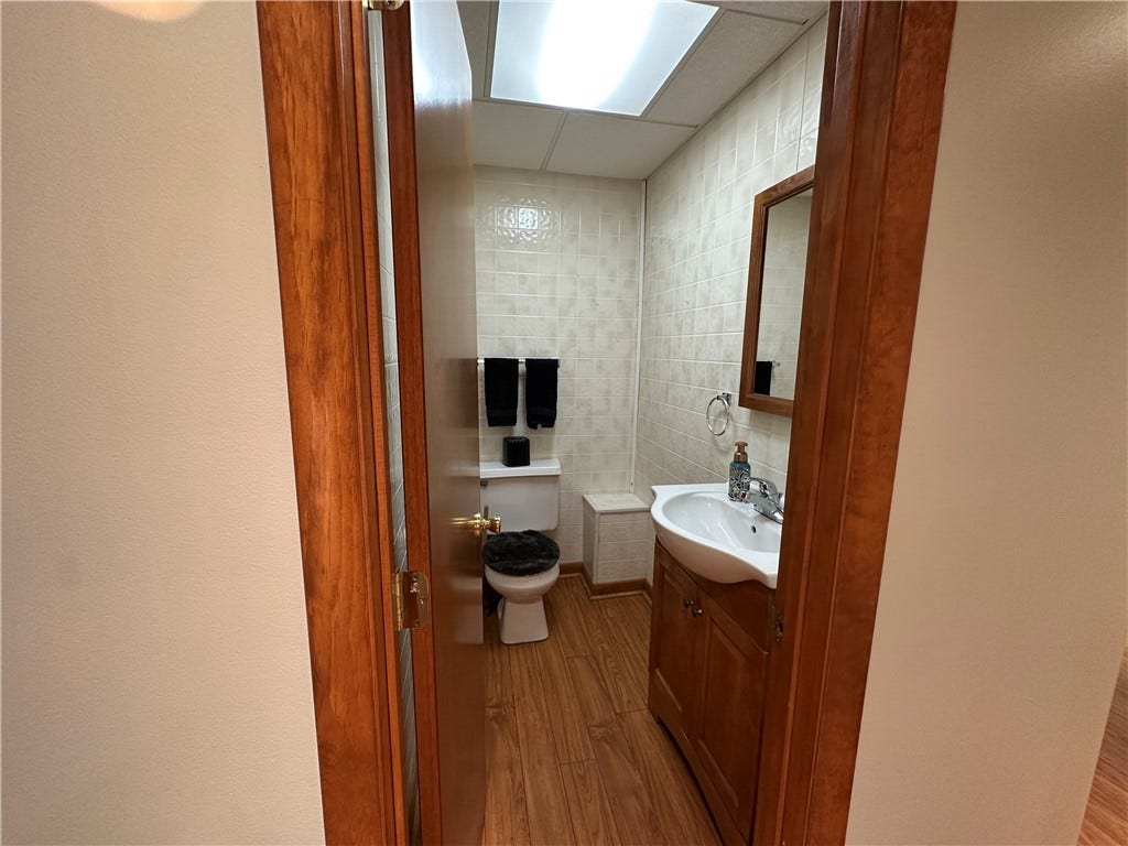Basement level 1/2 bath