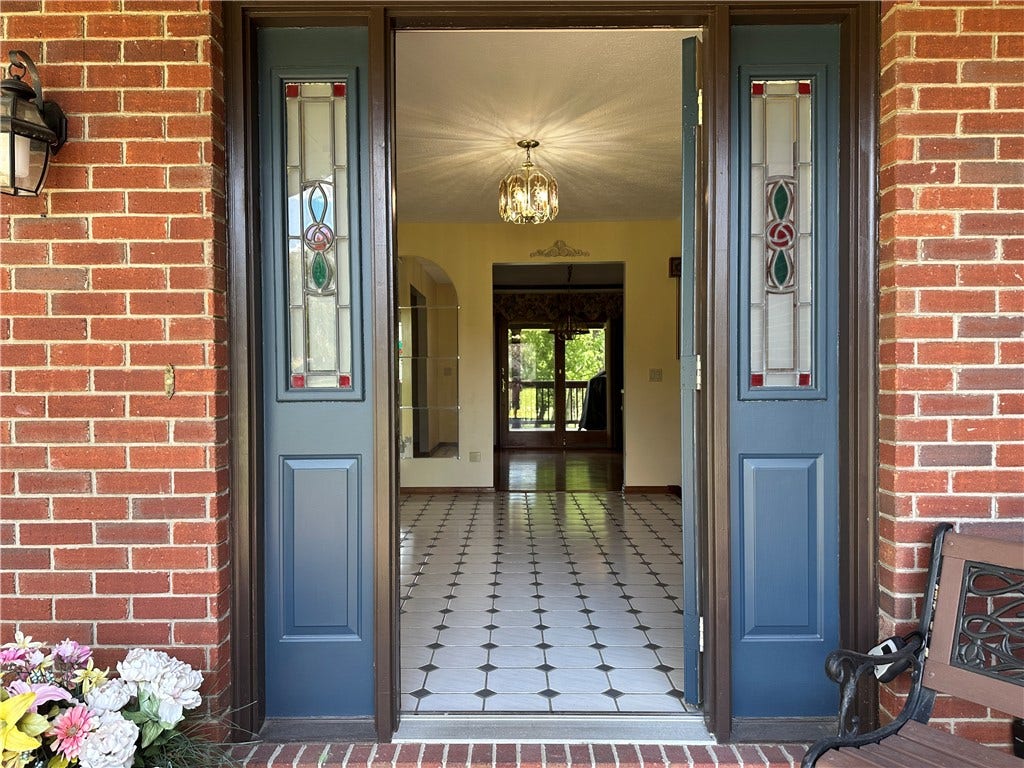 143 Heritage Hills Road, Uniontown, PA 15401