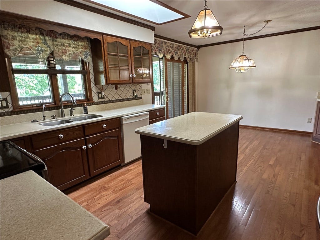 143 Heritage Hills Road, Uniontown, PA 15401