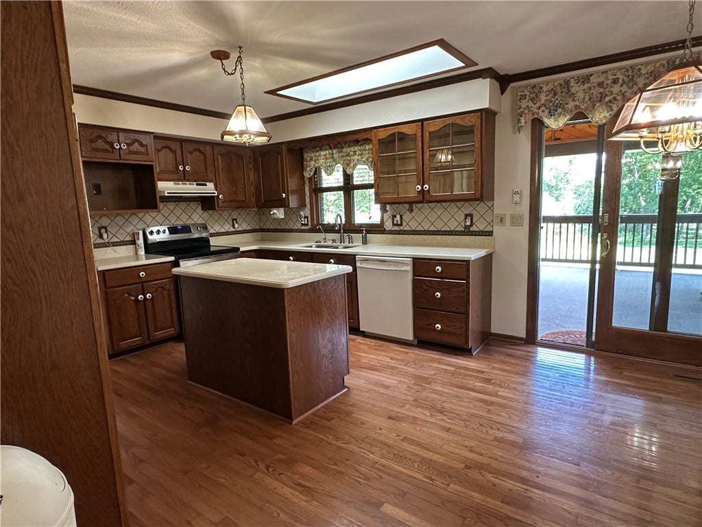 143 Heritage Hills Road, Uniontown, PA 15401
