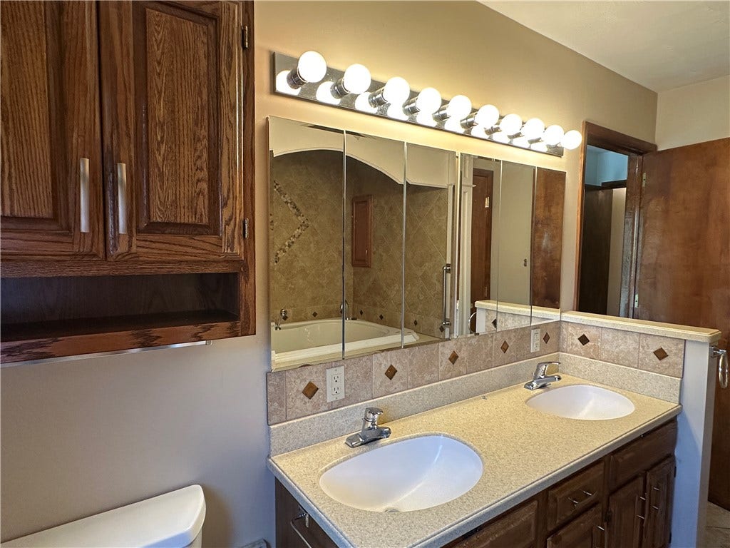 143 Heritage Hills Road, Uniontown, PA 15401