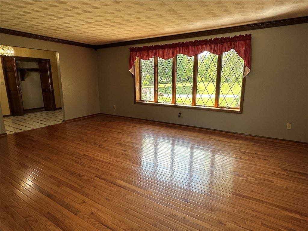 143 Heritage Hills Road, Uniontown, PA 15401
