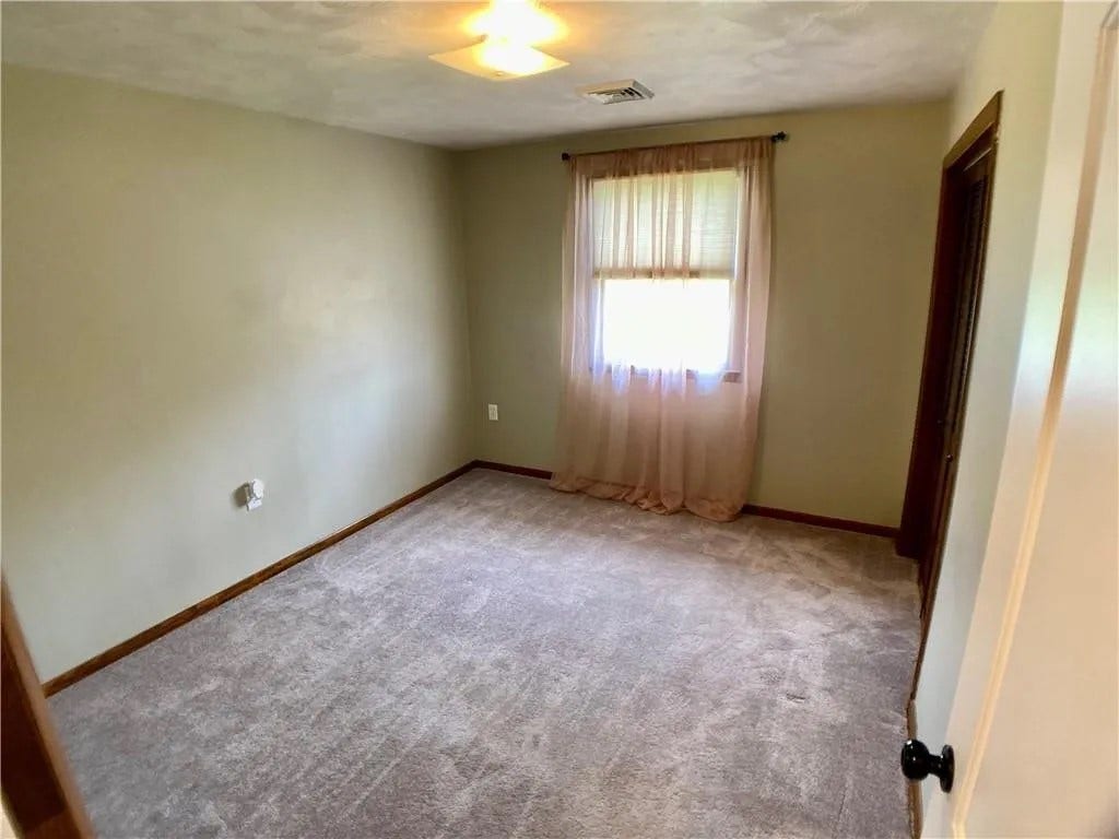 174 Hague Ln, Uniontown, PA 15401