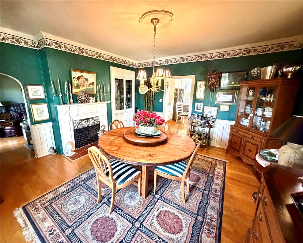 718 Skylark Dr, Connellsville, PA 15425