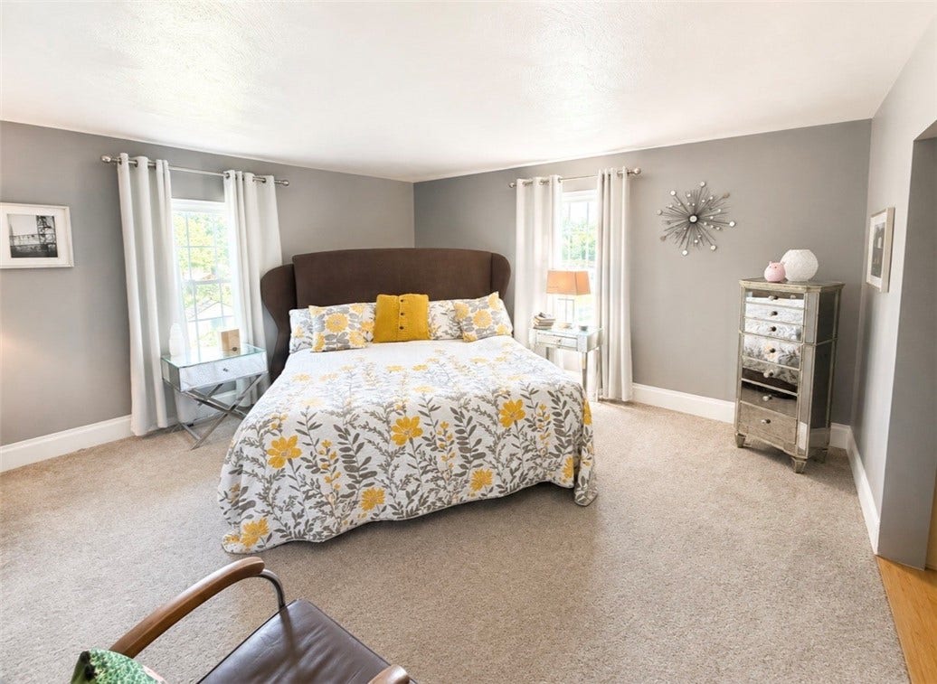 718 Skylark Dr, Connellsville, PA 15425