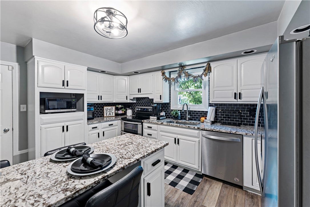 248 Marine Ave, Belle Vernon, PA 15012