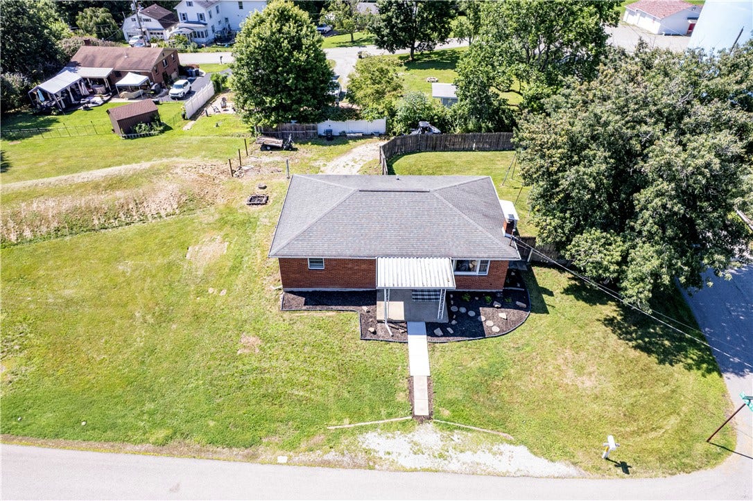 100 Beaver Ct, Jeannette, PA 15644