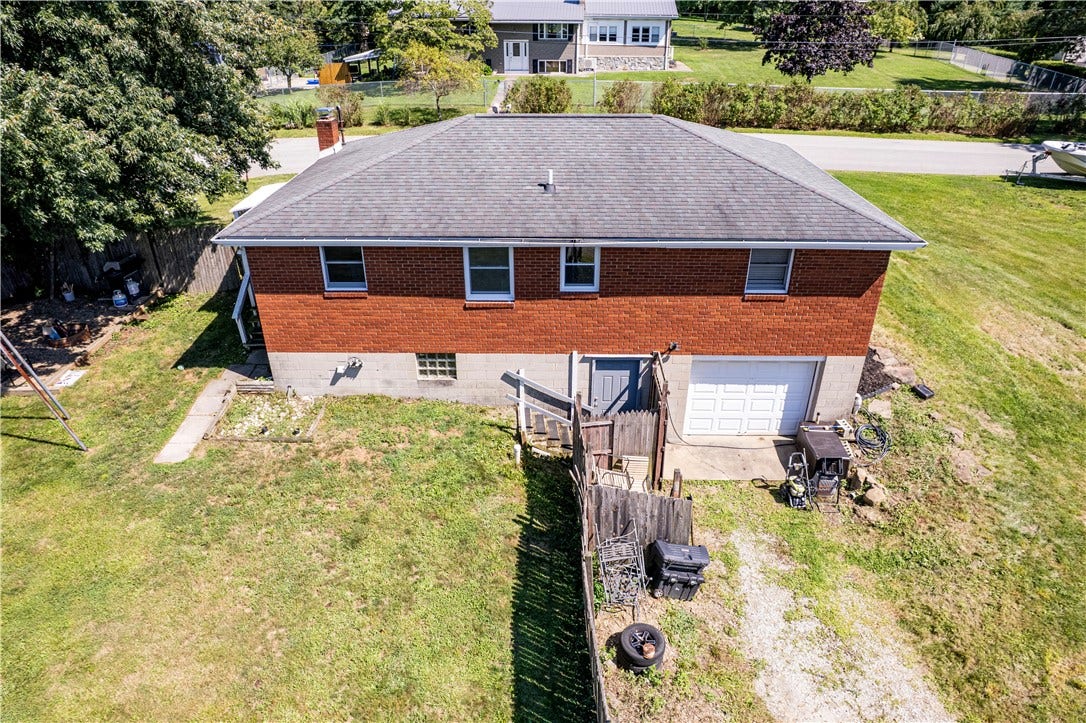 100 Beaver Ct, Jeannette, PA 15644