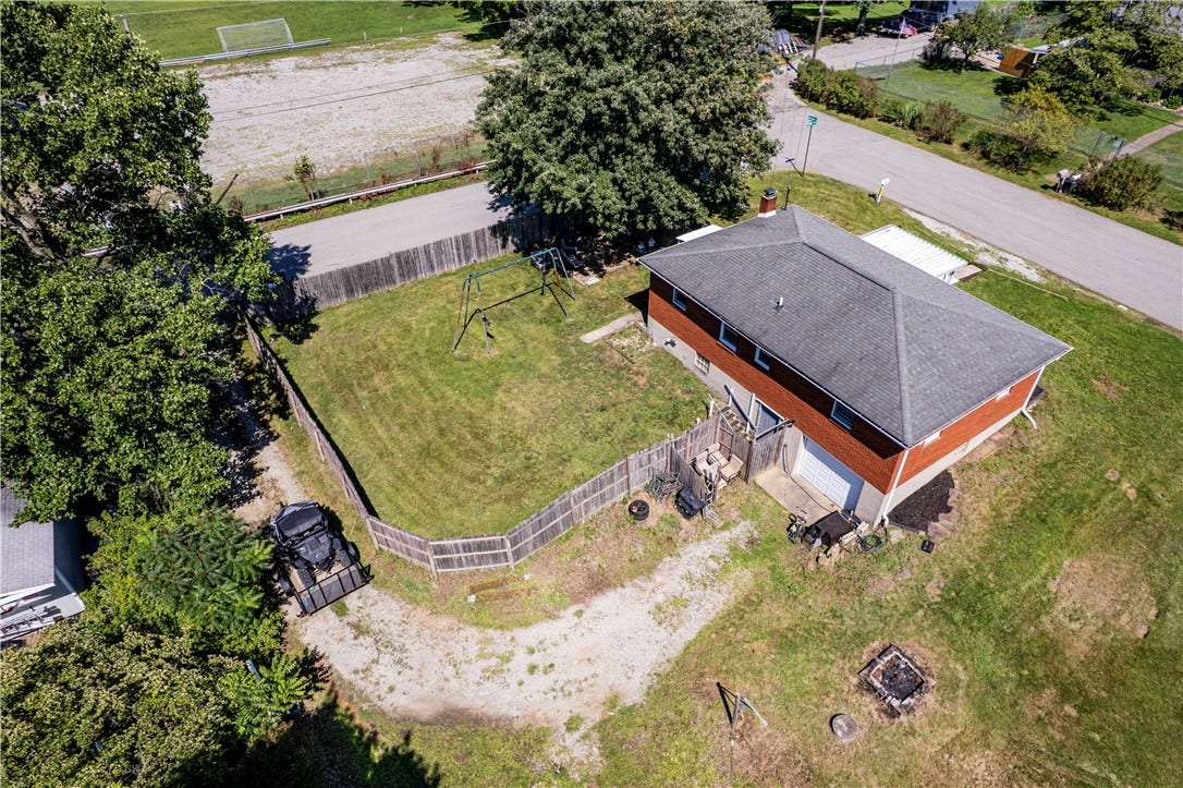 100 Beaver Ct, Jeannette, PA 15644