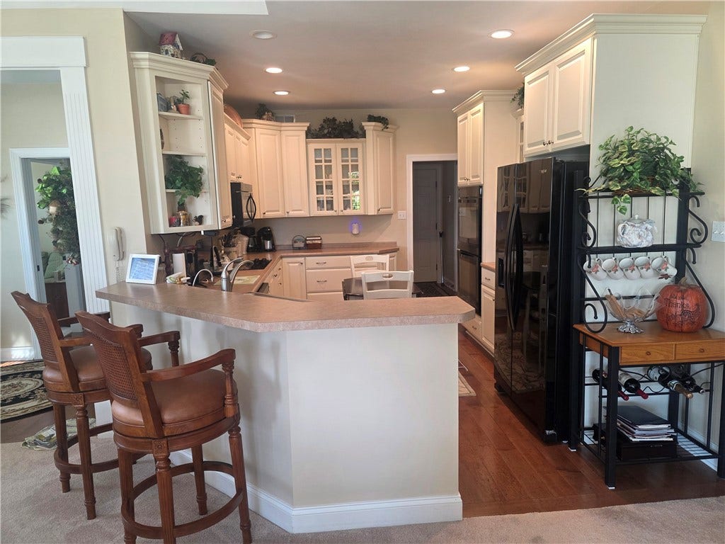 2000 Deacon Dr Unit, #2, Latrobe, PA 15650 2000 Deacon Dr Unit, #2, Latrobe, PA 15650