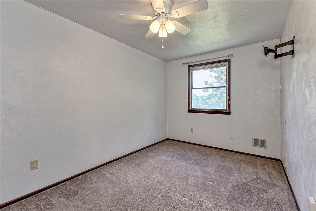 315 Dolomite Ct, Latrobe, PA 15650
