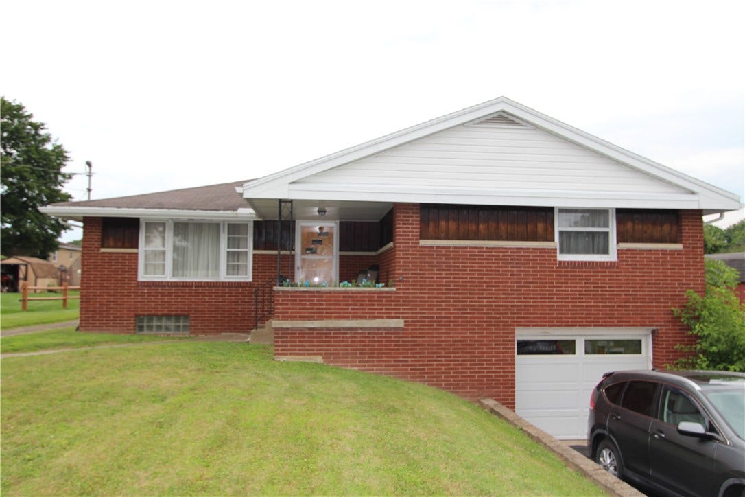 541 Thomas Richard Ln, Greensburg, PA 15601