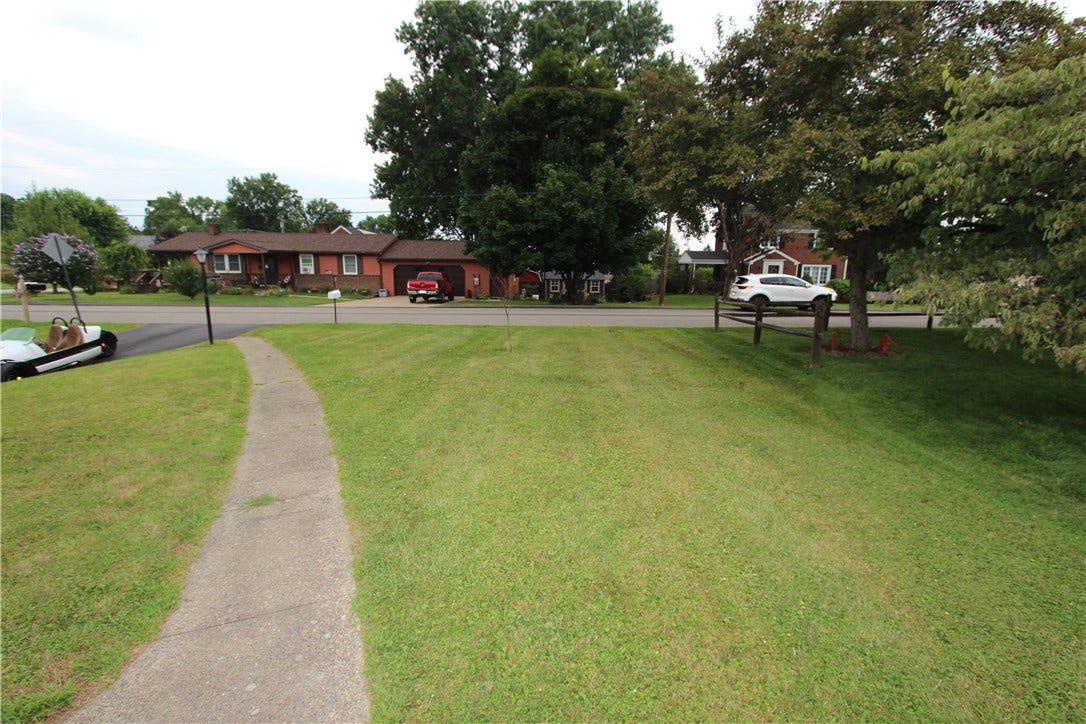 541 Thomas Richard Ln, Greensburg, PA 15601