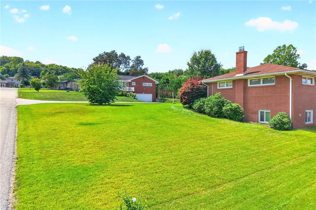 SIDE YARD - CORNER LOT~