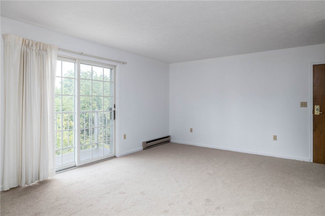Living room with view to outside composite deck (9x4).