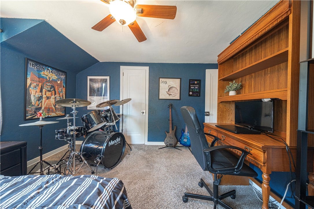 2418 Orlando Place, Pittsburgh, PA 15235 2418 Orlando Place, Pittsburgh, PA 15235