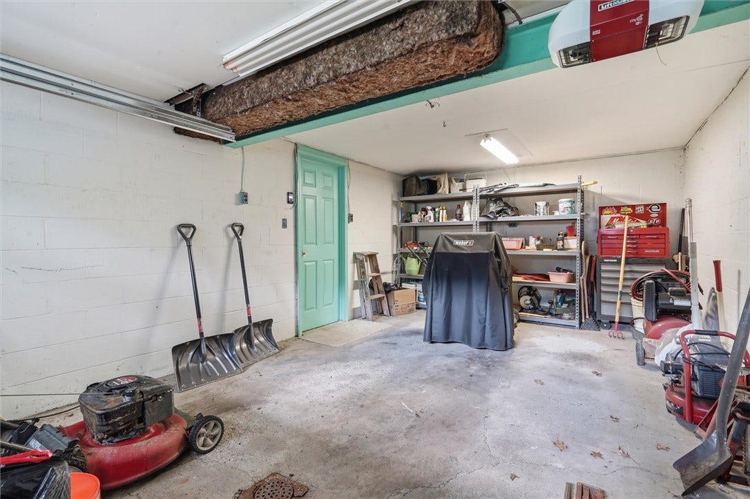 5968 Irishtown Rd, Bethel Park, PA 15102