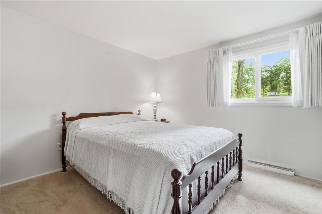 5968 Irishtown Rd, Bethel Park, PA 15102