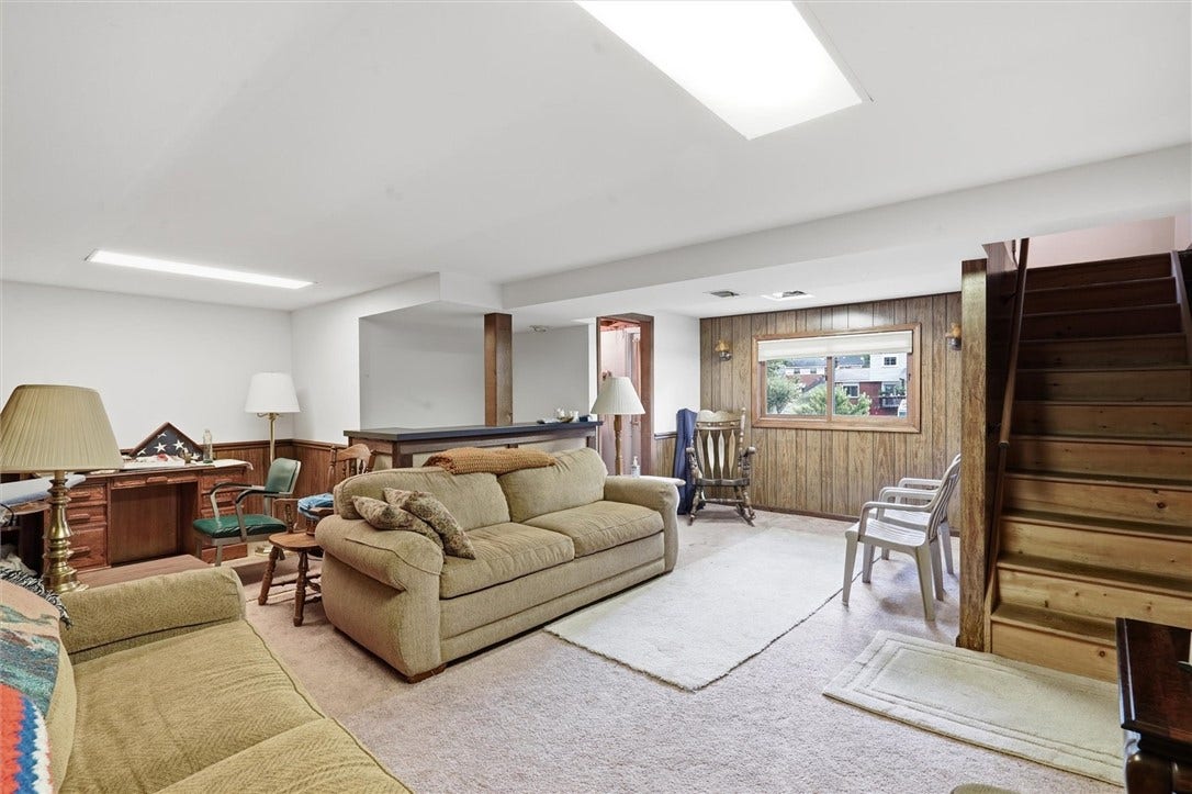 5968 Irishtown Rd, Bethel Park, PA 15102