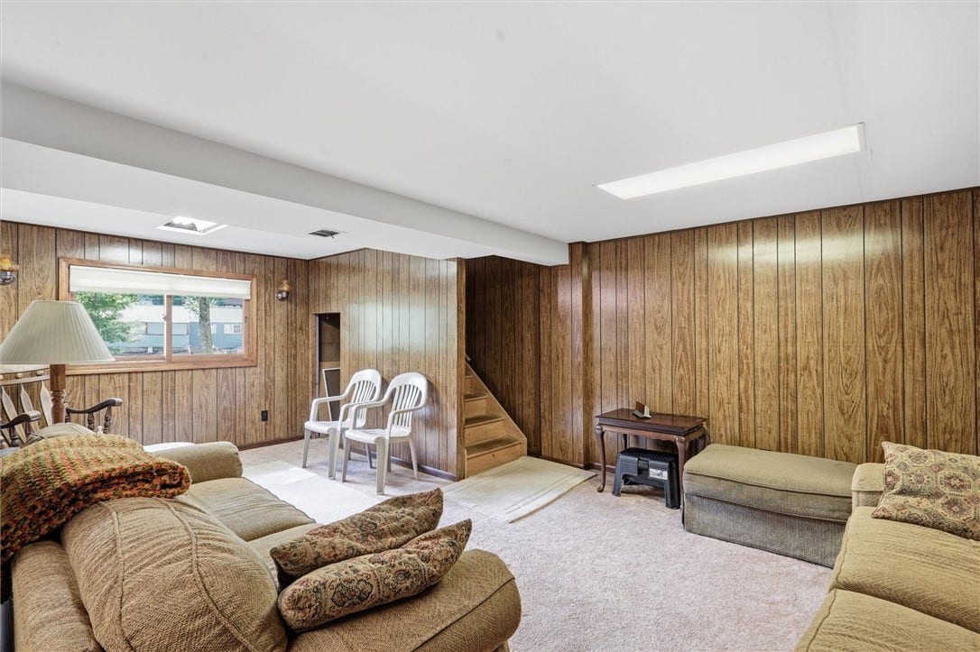 5968 Irishtown Rd, Bethel Park, PA 15102