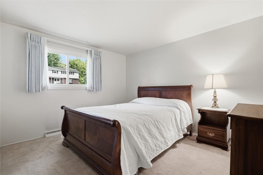 5968 Irishtown Rd, Bethel Park, PA 15102