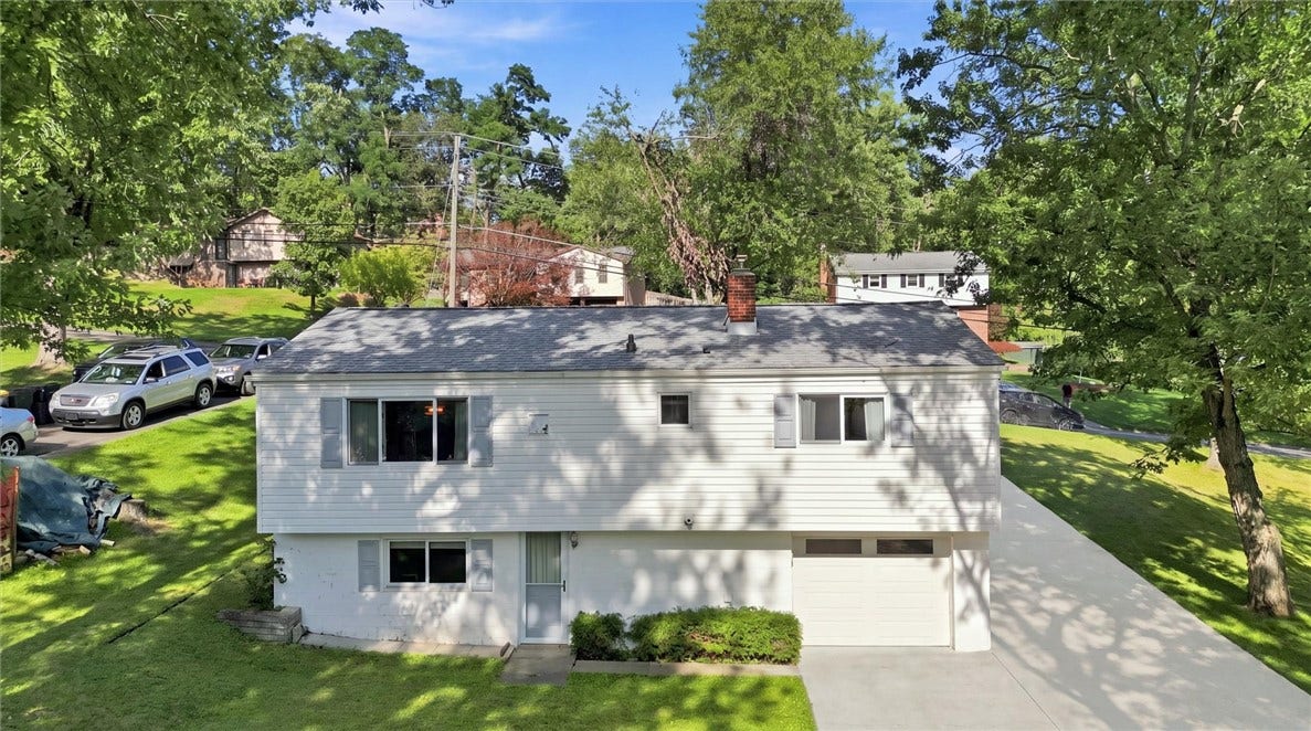 5968 Irishtown Rd, Bethel Park, PA 15102